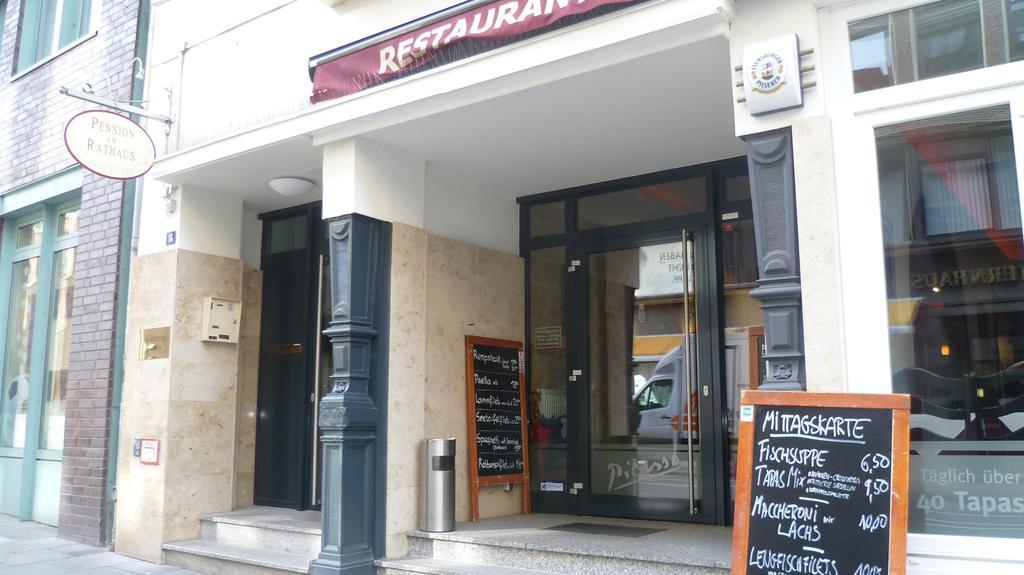המבורג Pension Am Rathaus מראה חיצוני תמונה
